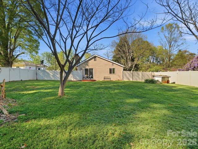 6223 Macon Street, Charlotte, NC 28208