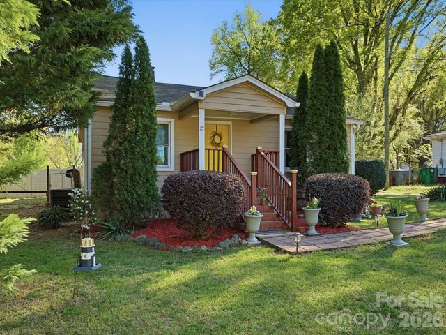 6223 Macon Street, Charlotte, NC 28208