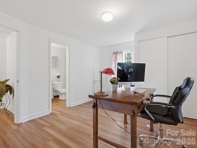 6223 Macon Street, Charlotte, NC 28208