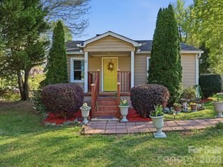 6223 Macon Street, Charlotte, NC 28208