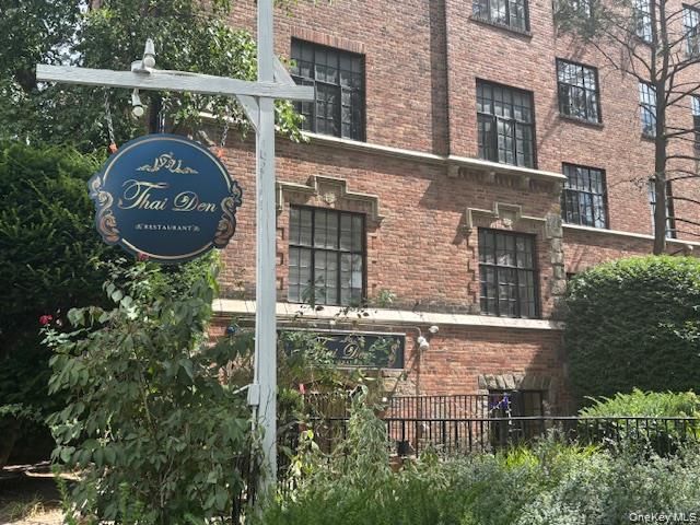 2 Westchester Avenue 4N, White Plains, NY 10601