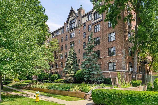 2 Westchester Avenue 4N, White Plains, NY 10601