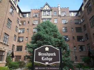 2 Westchester Avenue 4N, White Plains, NY 10601