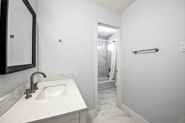 9145 Drumcliffe Lane, Dallas, TX 75231