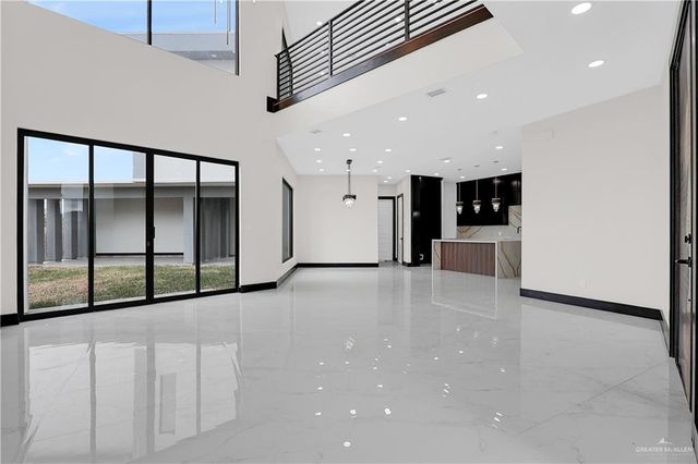 2801 E Zarzamora Avenue, Hidalgo, TX 78557