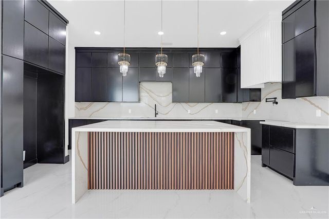 2801 E Zarzamora Avenue, Hidalgo, TX 78557