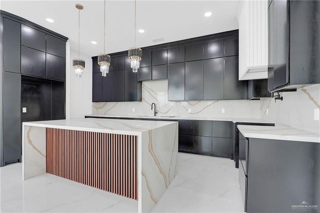 2801 E Zarzamora Avenue, Hidalgo, TX 78557
