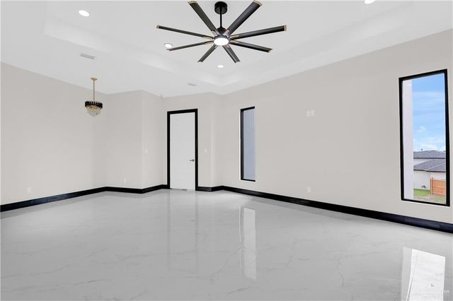 2801 E Zarzamora Avenue, Hidalgo, TX 78557