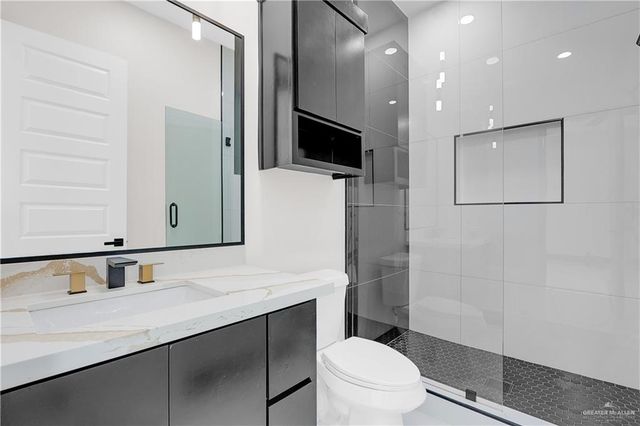 2801 E Zarzamora Avenue, Hidalgo, TX 78557