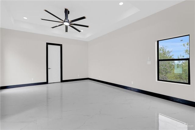 2801 E Zarzamora Avenue, Hidalgo, TX 78557