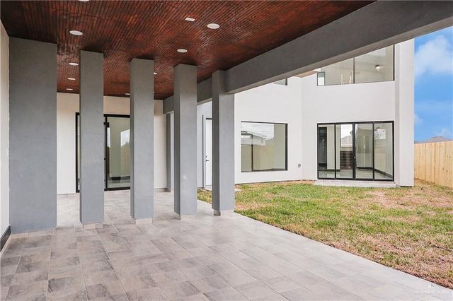 2801 E Zarzamora Avenue, Hidalgo, TX 78557