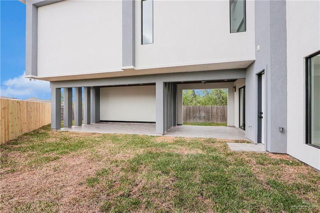 2801 E Zarzamora Avenue, Hidalgo, TX 78557