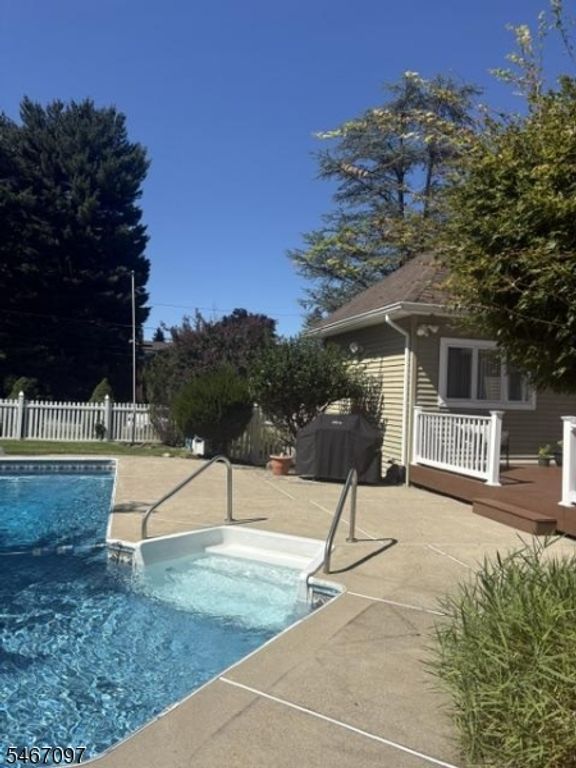 144 Romaine Rd, North Haledon Boro, NJ 07508 — photo 2