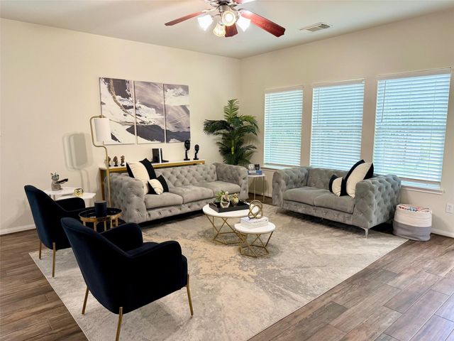 142 E Spindle Tree Circle, The Woodlands, TX 77382