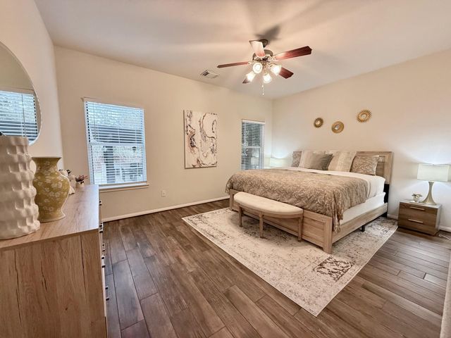 142 E Spindle Tree Circle, The Woodlands, TX 77382