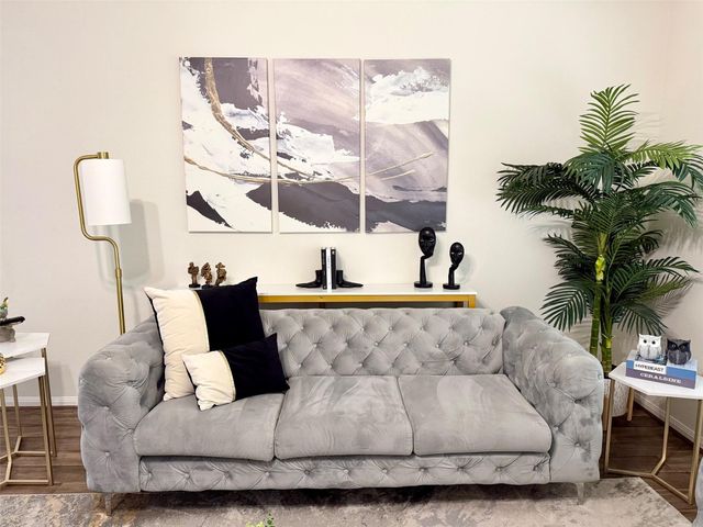 142 E Spindle Tree Circle, The Woodlands, TX 77382