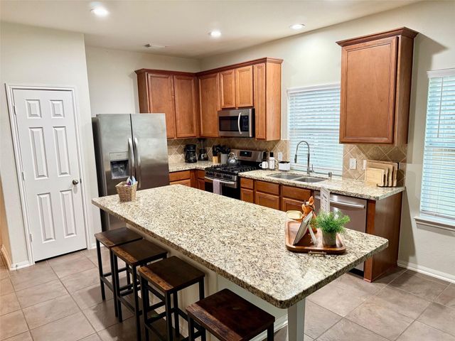 142 E Spindle Tree Circle, The Woodlands, TX 77382