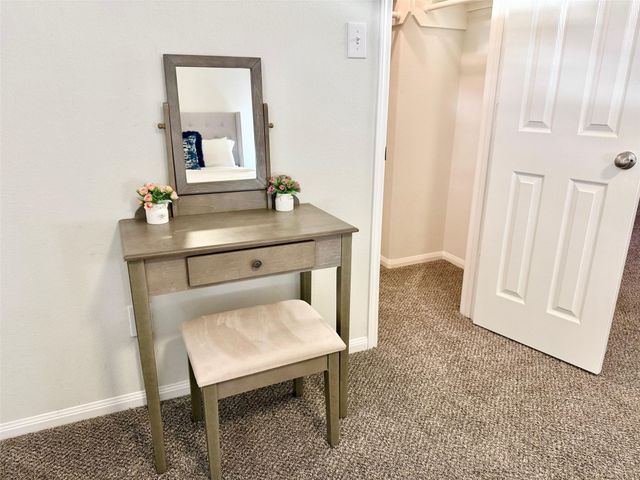 142 E Spindle Tree Circle, The Woodlands, TX 77382