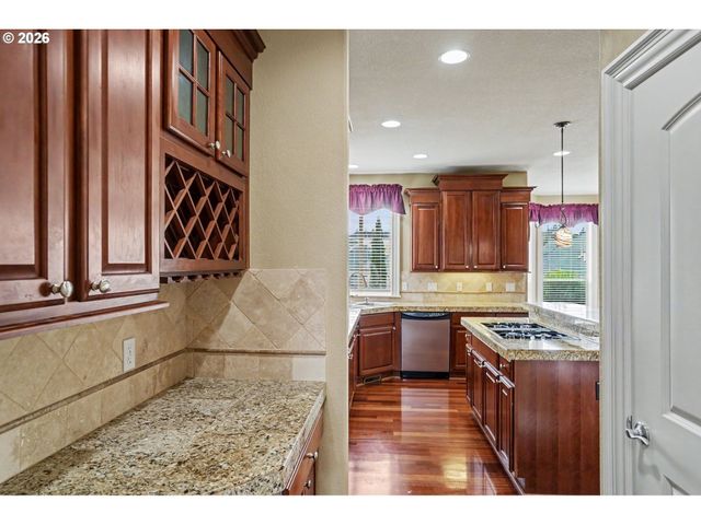 1695 Nw TITAN Dr, Salem, OR 97304