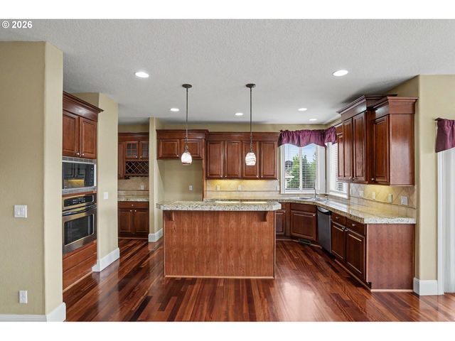 1695 Nw TITAN Dr, Salem, OR 97304