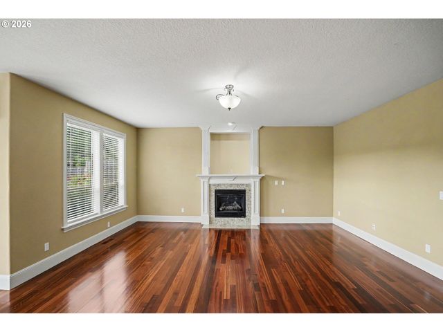 1695 Nw TITAN Dr, Salem, OR 97304