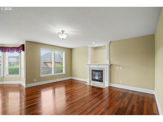 1695 Nw TITAN Dr, Salem, OR 97304