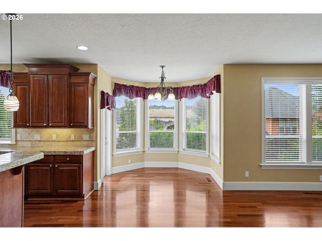 1695 Nw TITAN Dr, Salem, OR 97304
