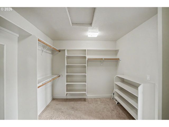 1695 Nw TITAN Dr, Salem, OR 97304