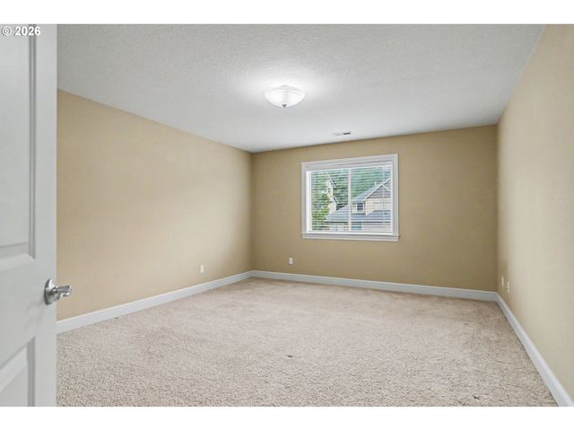 1695 Nw TITAN Dr, Salem, OR 97304