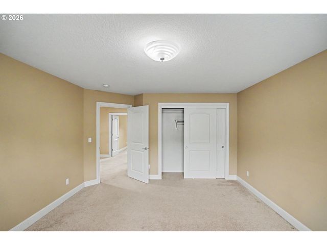1695 Nw TITAN Dr, Salem, OR 97304
