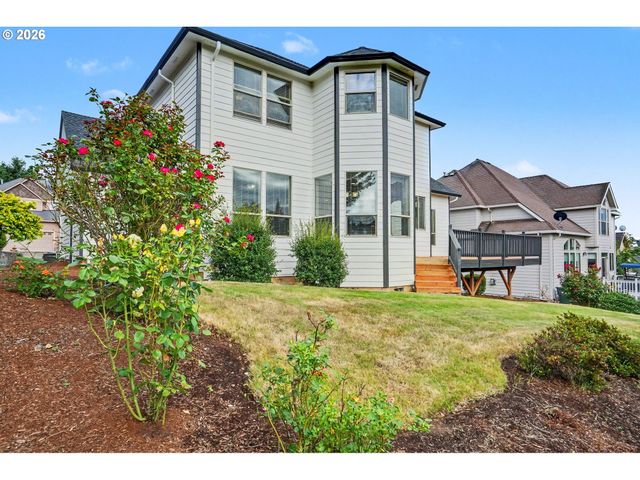 1695 Nw TITAN Dr, Salem, OR 97304