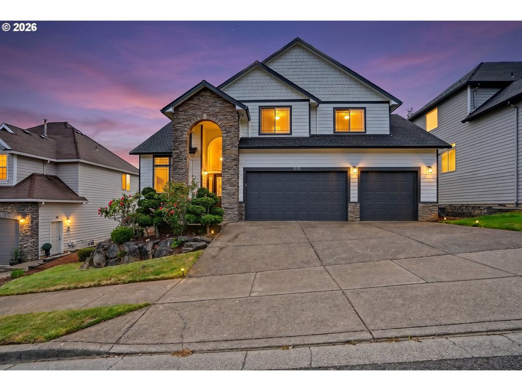 1695 Nw TITAN Dr, Salem, OR 97304