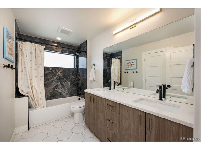 1529 Adams St, Denver, CO 80206