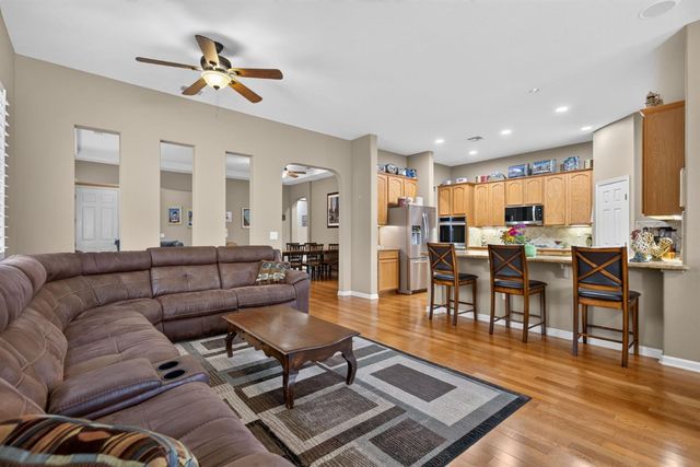 4520 Crown Bench Cir, Elk Grove, CA 95757