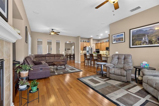 4520 Crown Bench Cir, Elk Grove, CA 95757