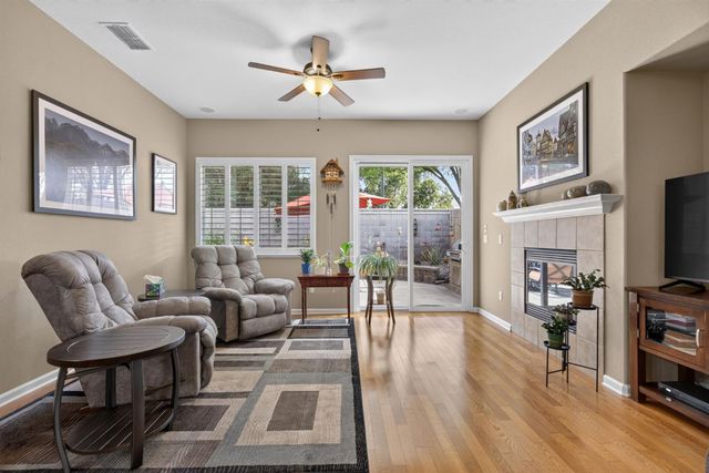 4520 Crown Bench Cir, Elk Grove, CA 95757