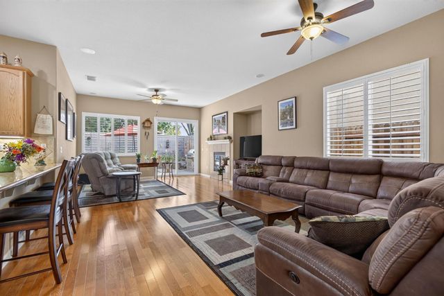 4520 Crown Bench Cir, Elk Grove, CA 95757