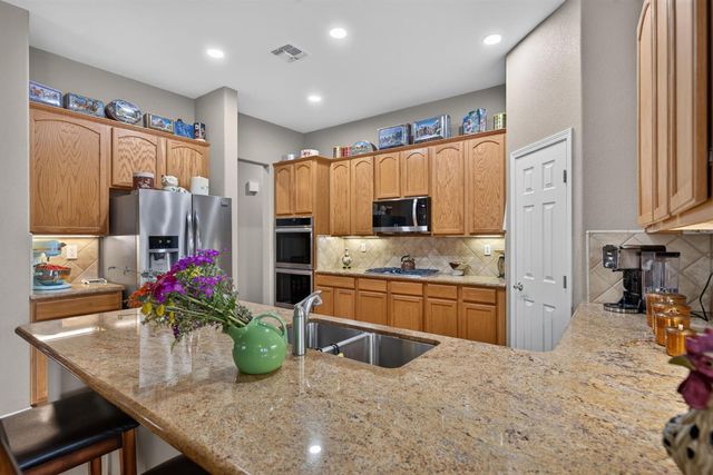 4520 Crown Bench Cir, Elk Grove, CA 95757