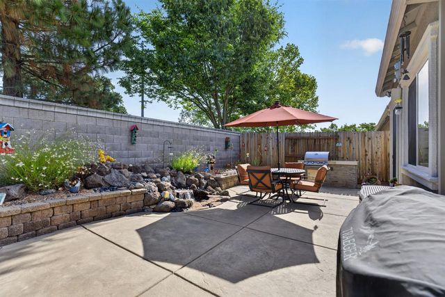 4520 Crown Bench Cir, Elk Grove, CA 95757