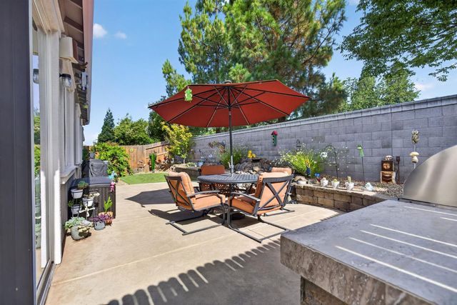 4520 Crown Bench Cir, Elk Grove, CA 95757