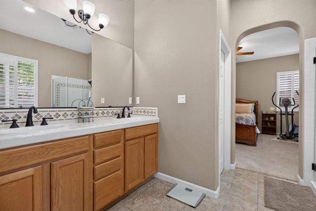 4520 Crown Bench Cir, Elk Grove, CA 95757