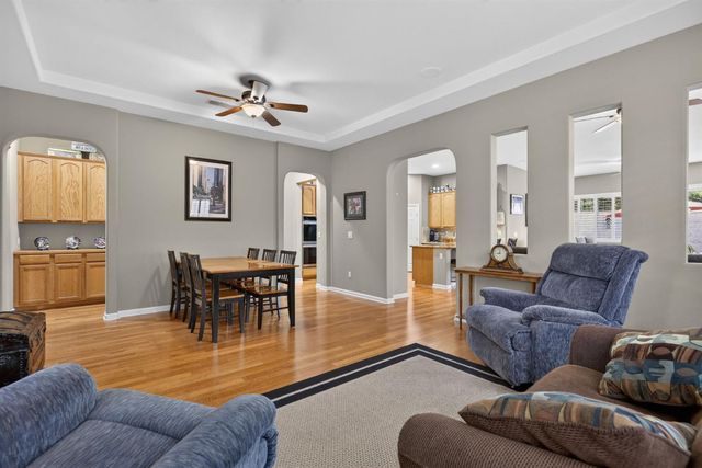 4520 Crown Bench Cir, Elk Grove, CA 95757