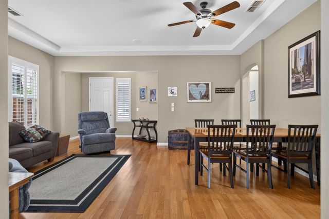 4520 Crown Bench Cir, Elk Grove, CA 95757