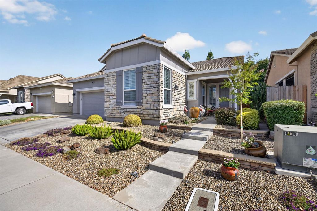 4520 Crown Bench Cir, Elk Grove, CA 95757