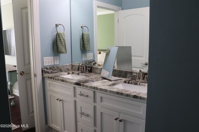 332 Holly Drive, Southport, NC 28461