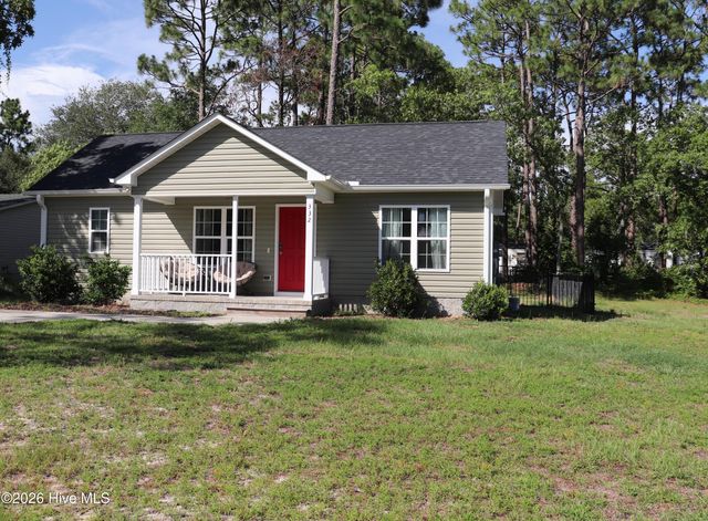 332 Holly Drive, Southport, NC 28461