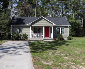 332 Holly Drive, Southport, NC 28461