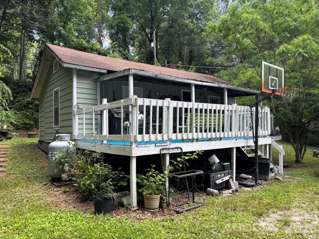 547 Avery Creek Road, Arden, NC 28704