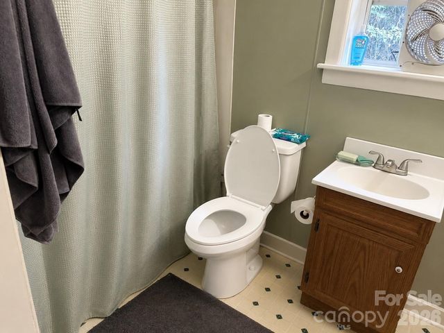 547 Avery Creek Road, Arden, NC 28704