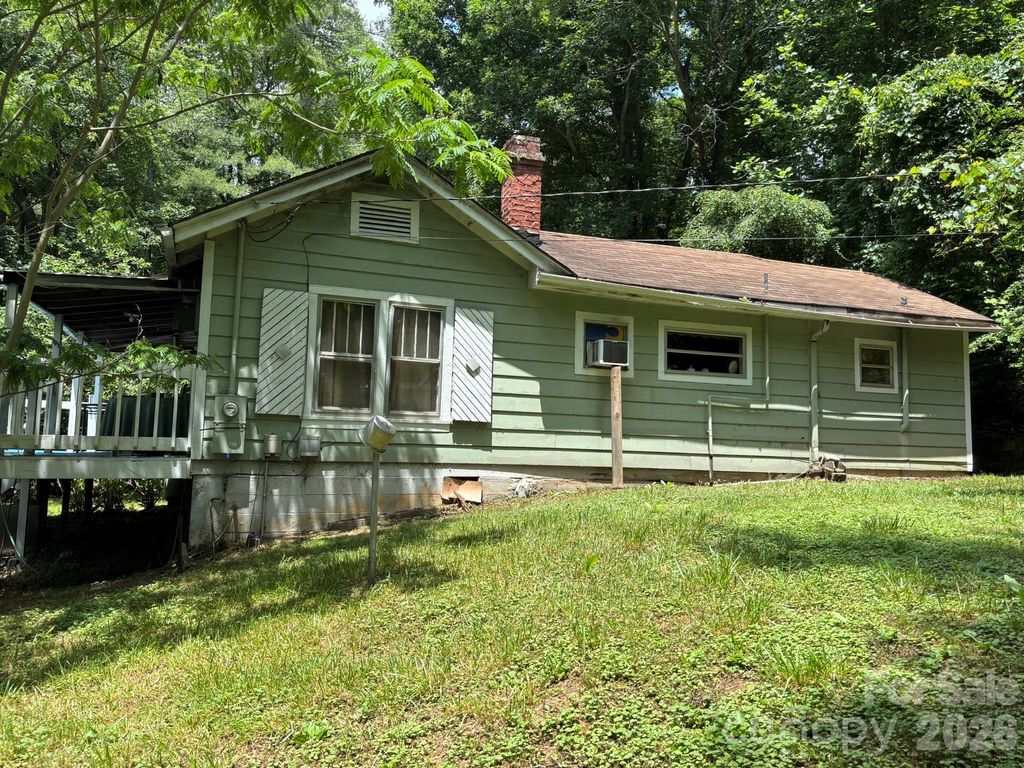 547 Avery Creek Road, Arden, NC 28704